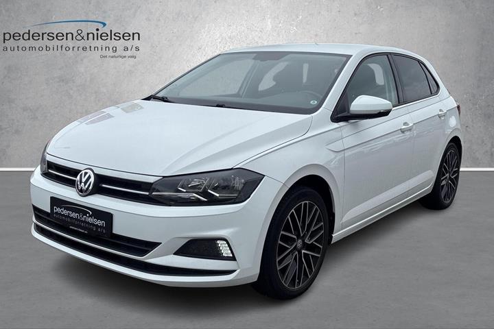 Hvid VW Polo fra 2017 set udefra