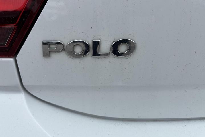 Hvid VW Polo fra 2017