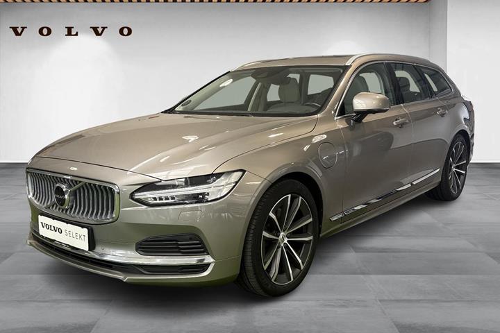 Grå Volvo V90 fra 2021 set udefra