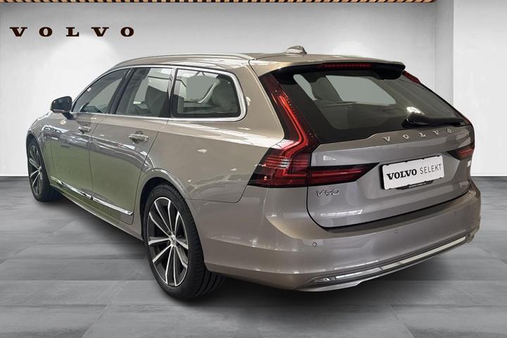 Grå Volvo V90 fra 2021