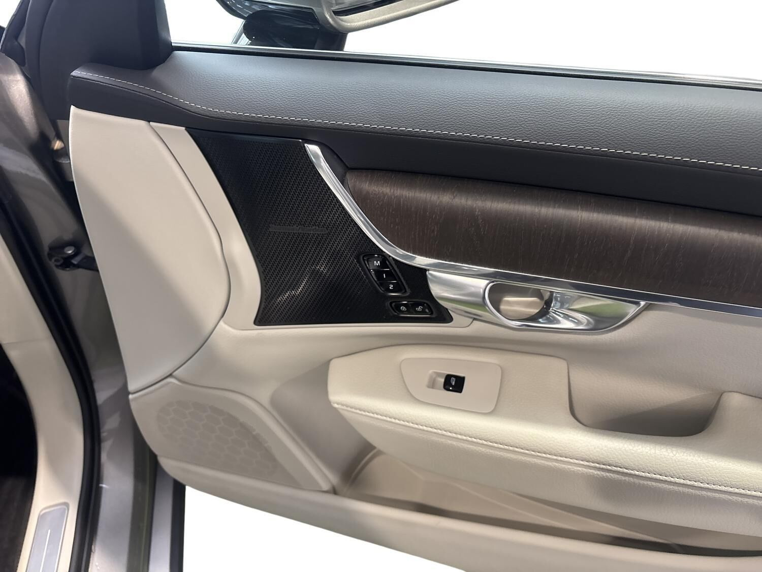 Grå Volvo V90 fra 2021