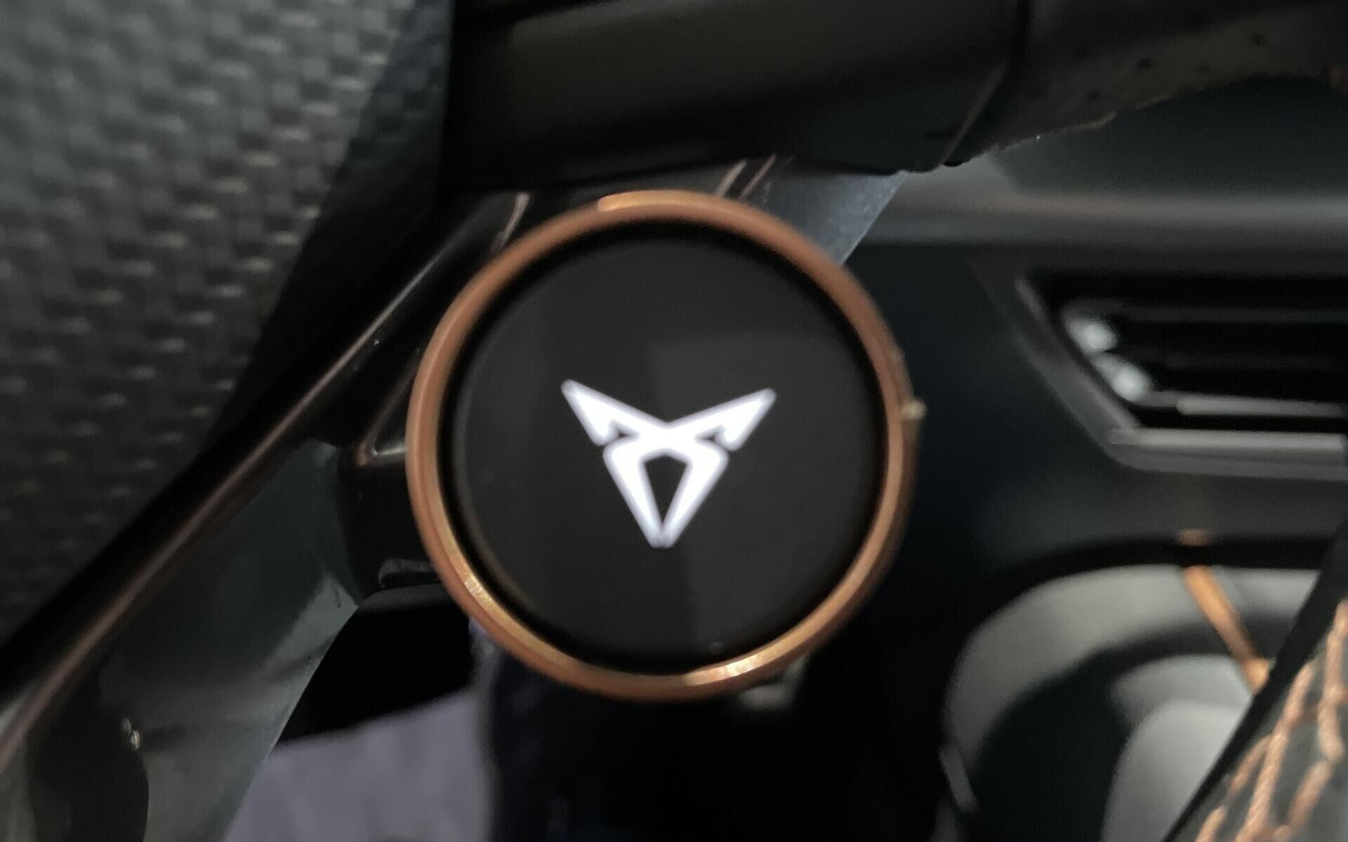 Grå Cupra Born fra 2023