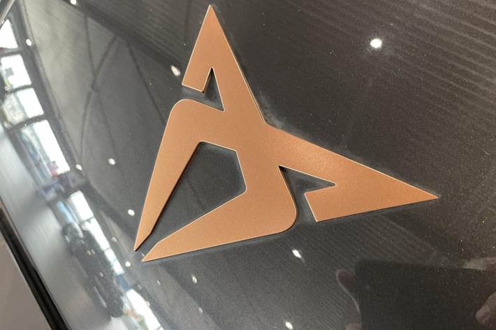 Grå Cupra Born fra 2023