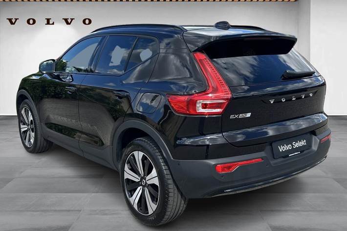 Sort Volvo EX40 fra 2025