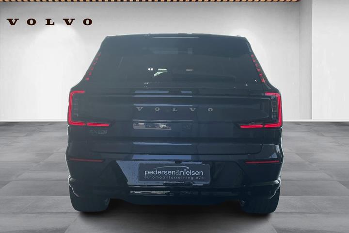 Blå Volvo EX90 fra 2025