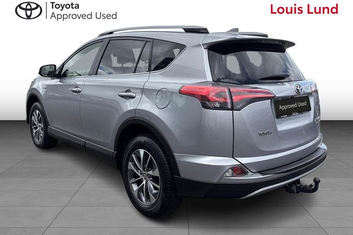 Sølv Toyota RAV4 fra 2017