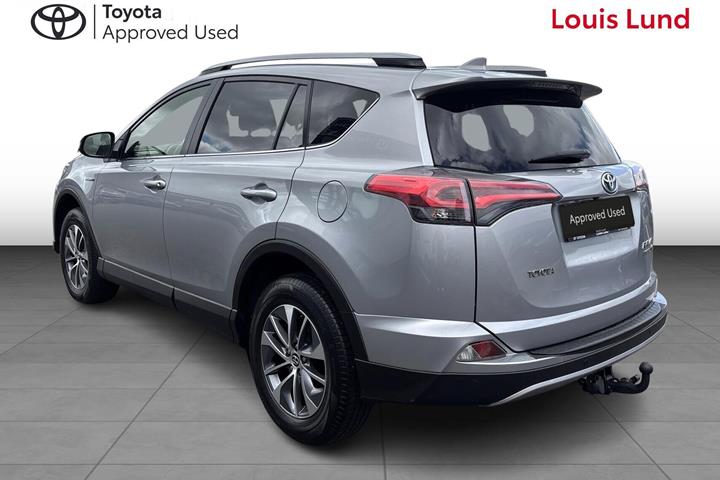 Sølv Toyota RAV4 fra 2017