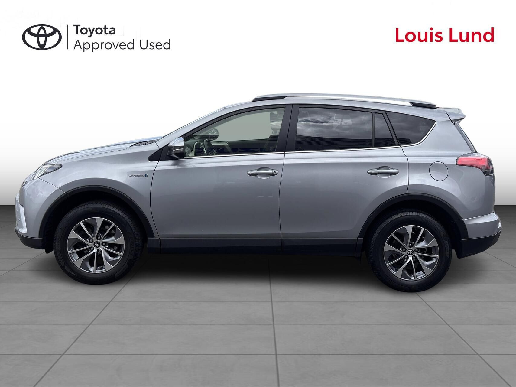 Sølv Toyota RAV4 fra 2017