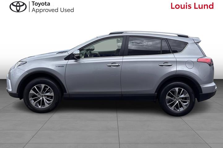 Sølv Toyota RAV4 fra 2017