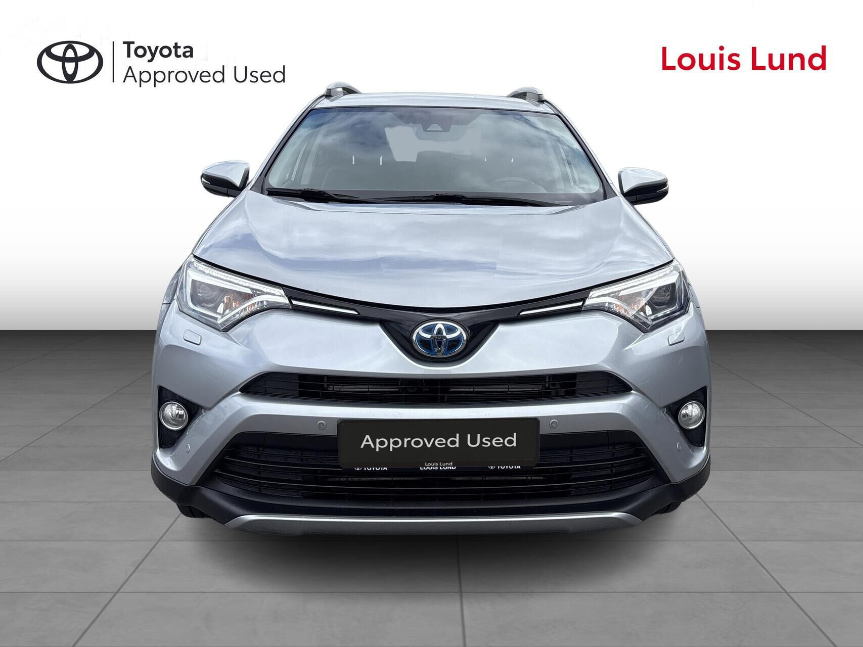 Sølv Toyota RAV4 fra 2017