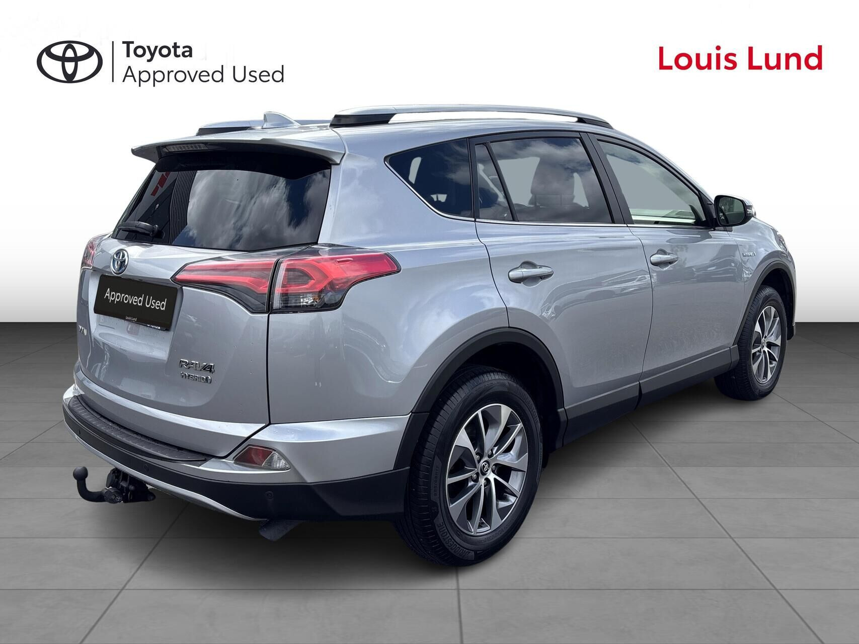 Sølv Toyota RAV4 fra 2017