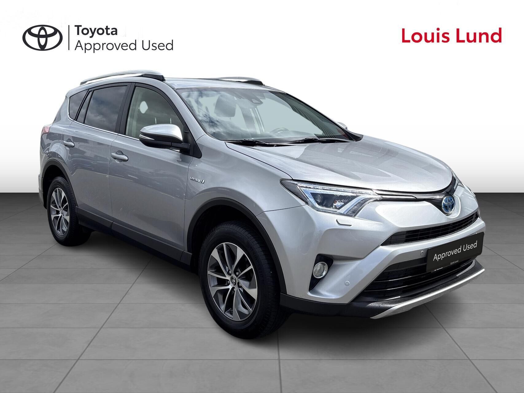 Sølv Toyota RAV4 fra 2017