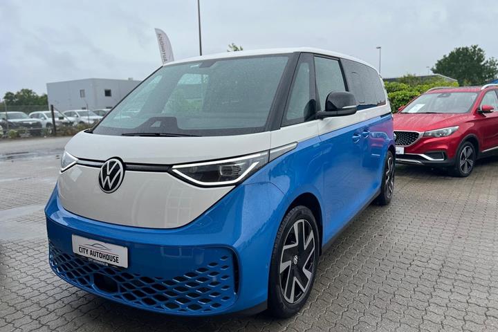 Blå VW ID.Buzz fra 2025 set udefra