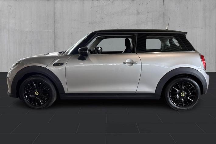 Sølv Mini Cooper SE fra 2024
