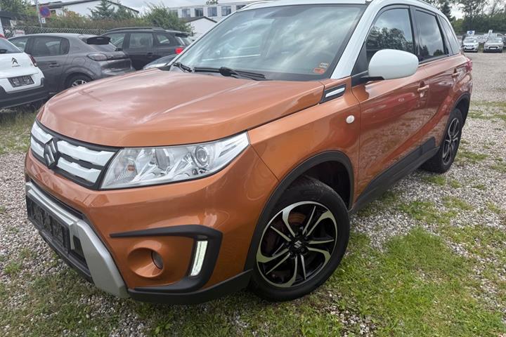 Bronze Suzuki Vitara fra 2015 set udefra