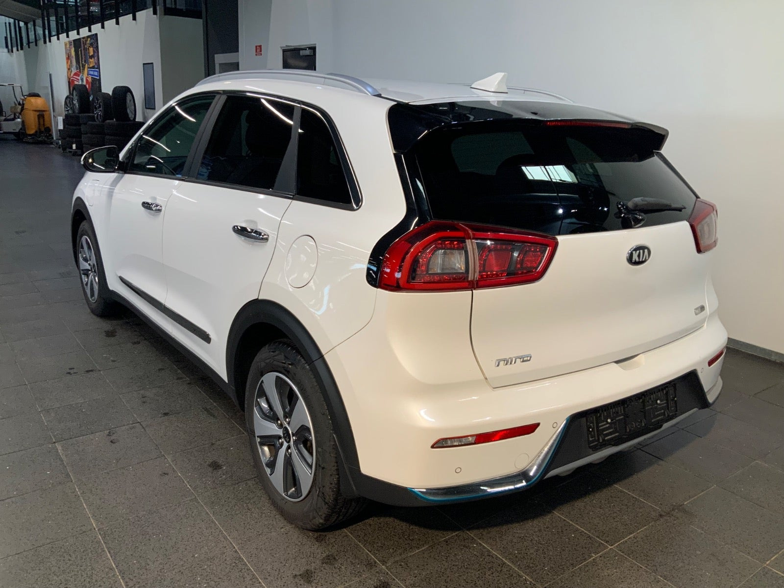 Hvid Kia Niro fra 2018