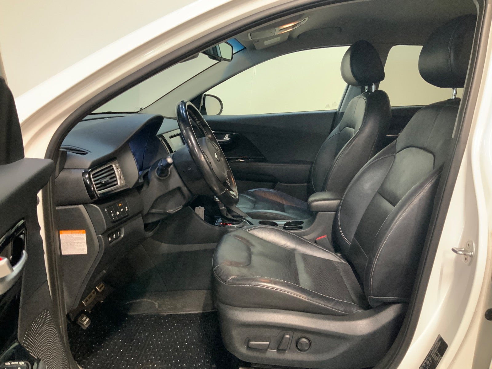 Hvid Kia Niro fra 2018