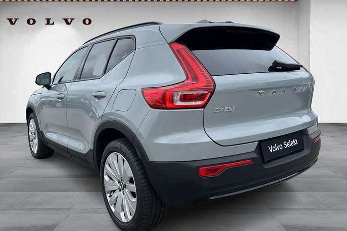 Grå Volvo EX40 fra 2025