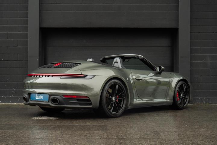 Grøn Porsche 911 Carrera S fra 2019