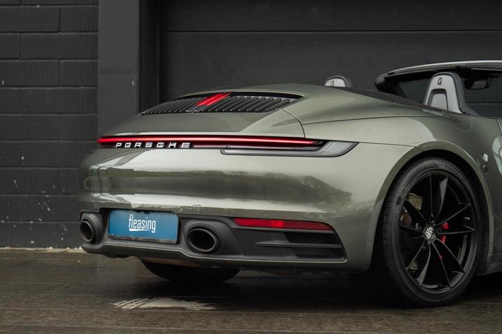 Grøn Porsche 911 Carrera S fra 2019