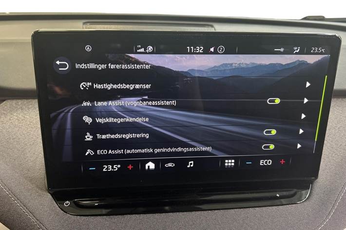 Grå Skoda Enyaq fra 2023