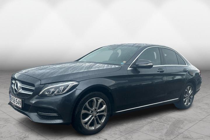 Blå Mercedes C220 fra 2014 set udefra