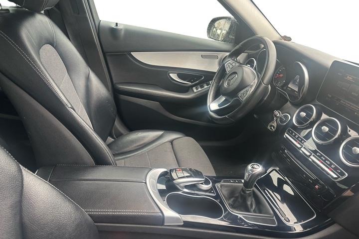 Blå Mercedes C220 fra 2014