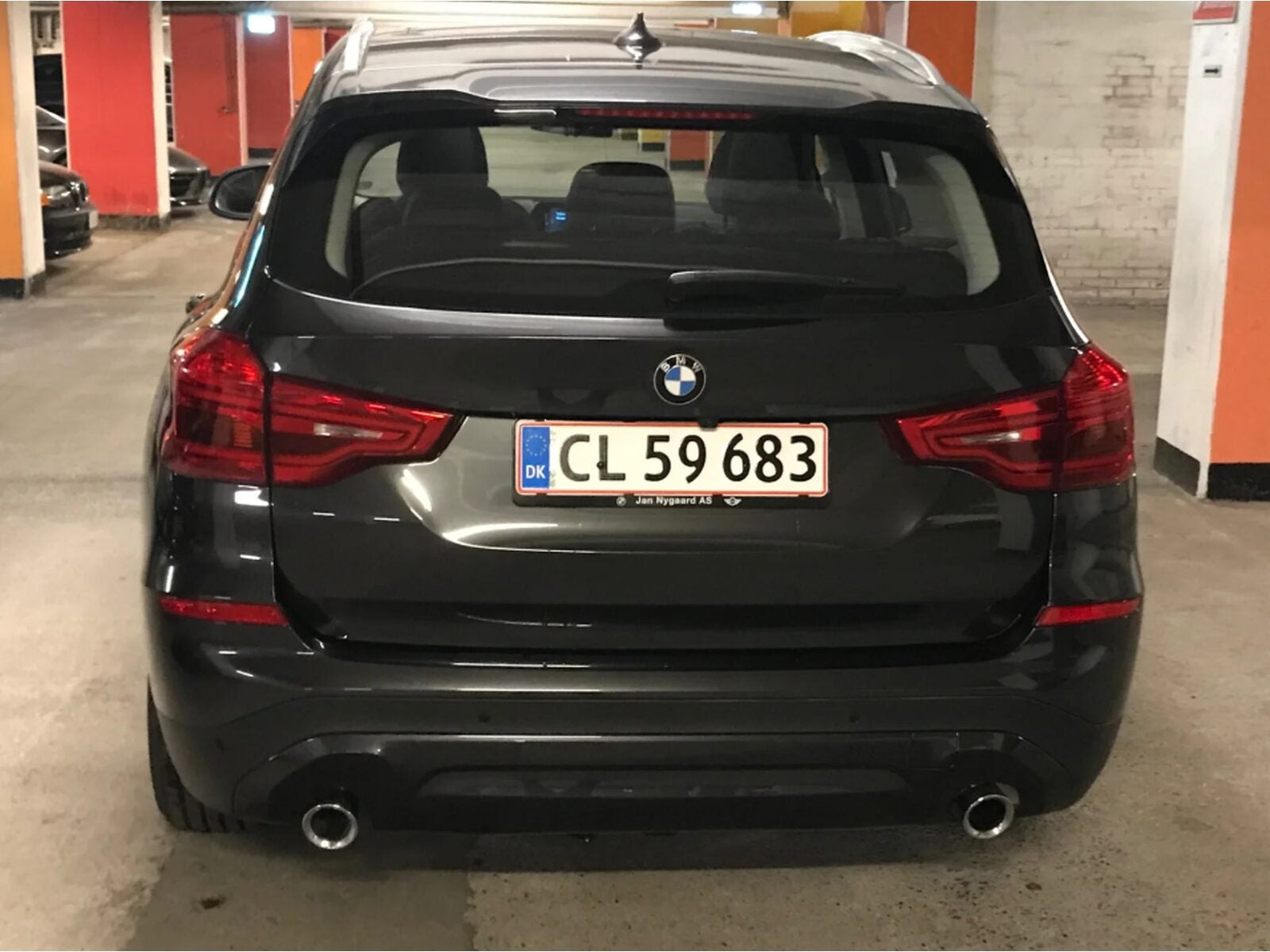 Grå BMW X3 fra 2019