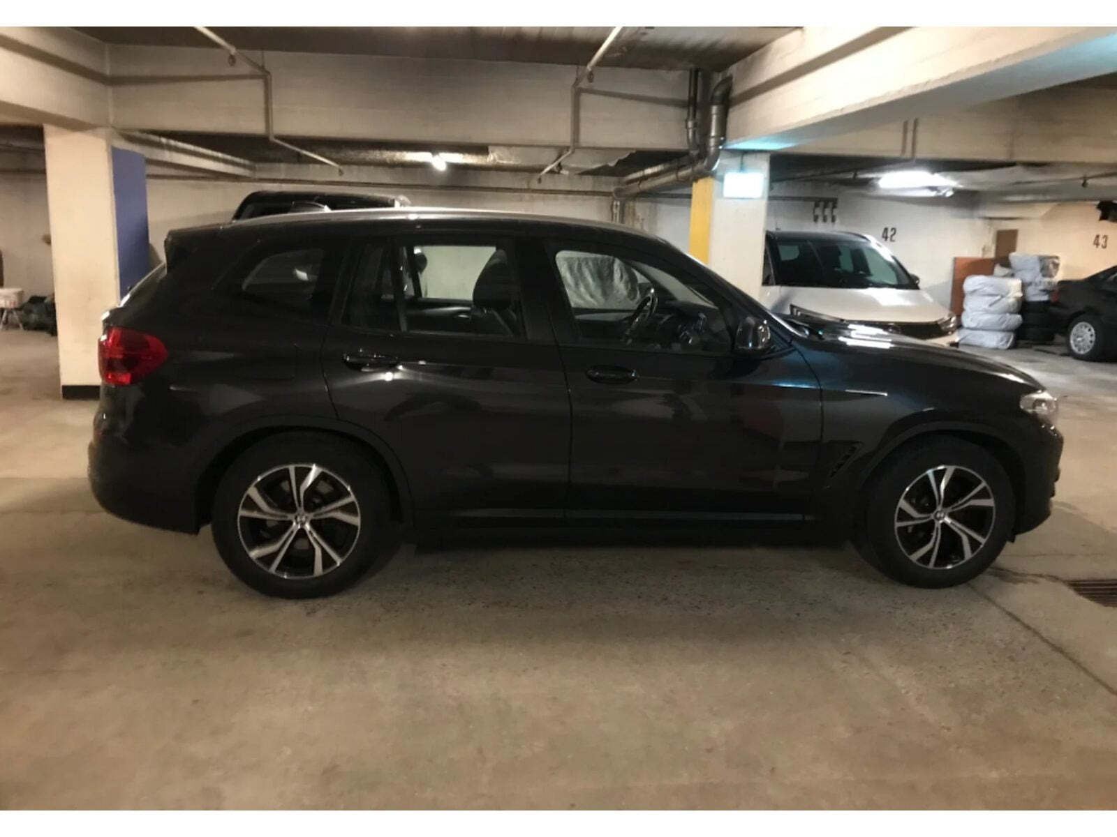 Grå BMW X3 fra 2019