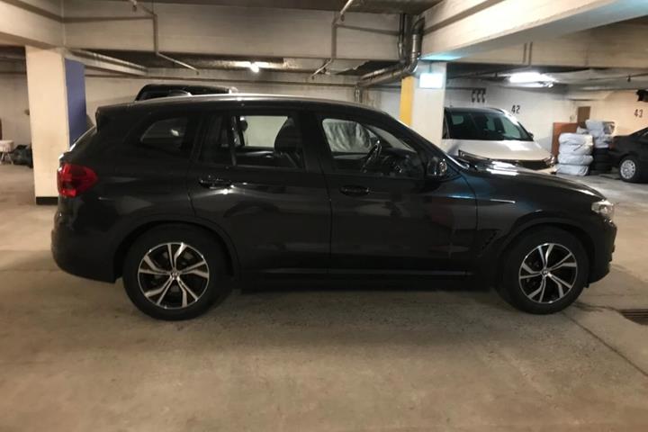 Grå BMW X3 fra 2019