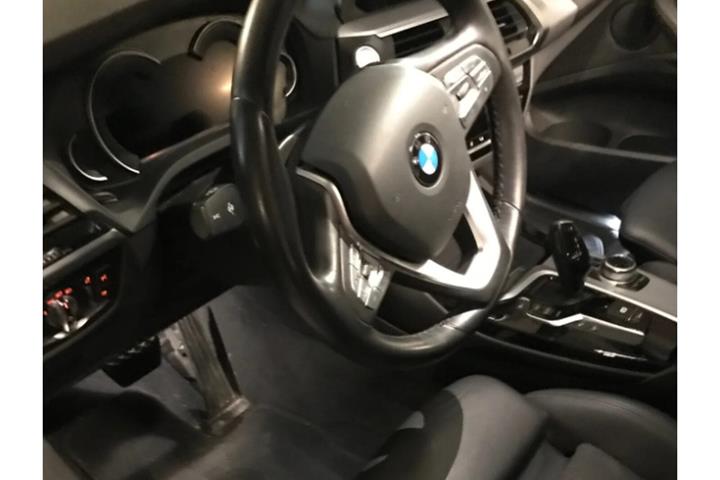 Grå BMW X3 fra 2019