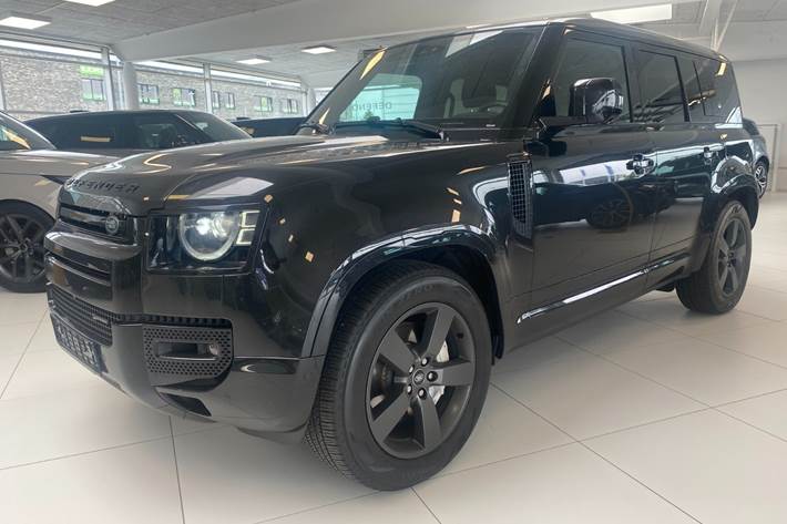 Sort Land Rover Defender 110 fra 2022