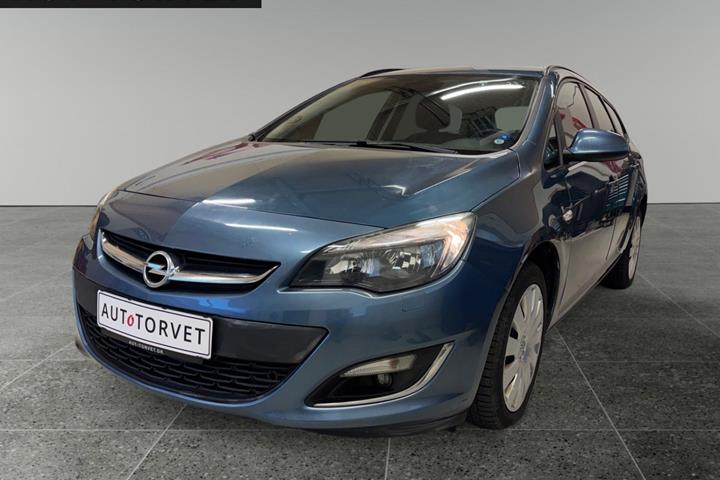 Blå Opel Astra fra 2013 set udefra