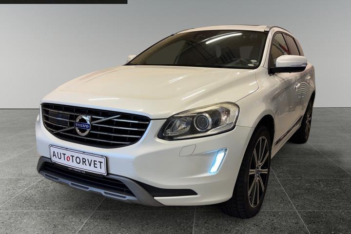 Hvid Volvo XC60 fra 2016 set udefra