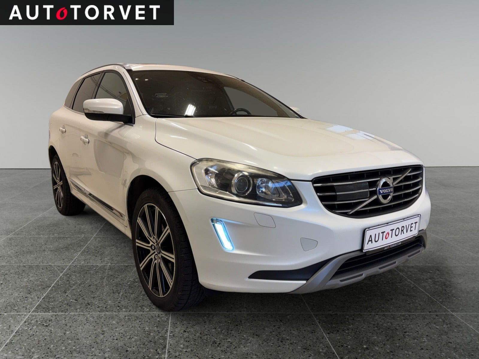 Hvid Volvo XC60 fra 2016