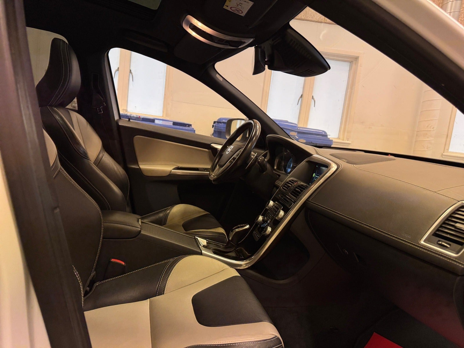 Hvid Volvo XC60 fra 2016