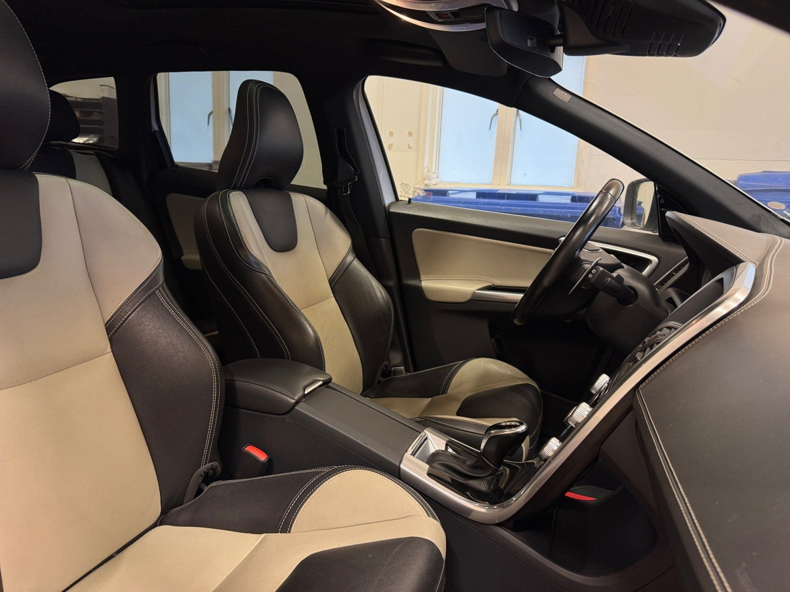 Hvid Volvo XC60 fra 2016