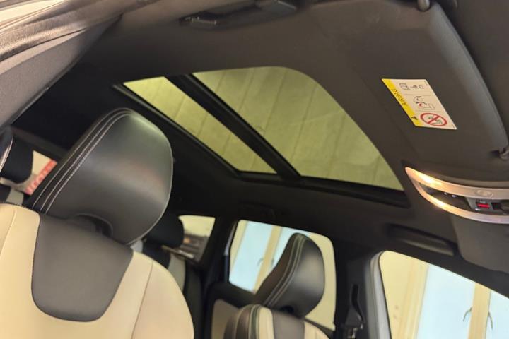 Hvid Volvo XC60 fra 2016