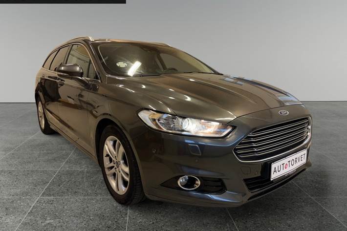 Grå Ford Mondeo fra 2015
