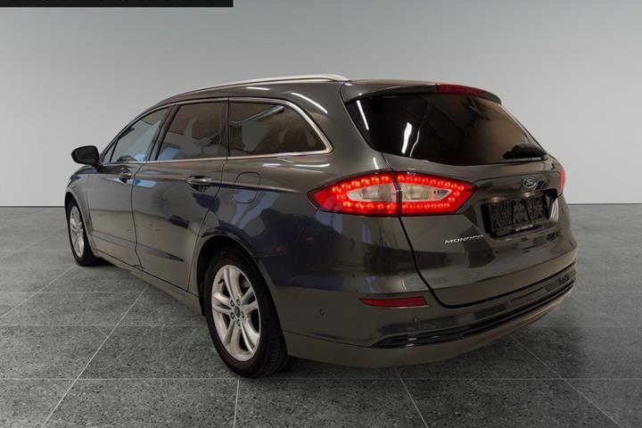 Grå Ford Mondeo fra 2015