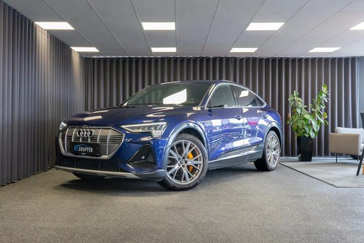 Blå Audi e-tron fra 2020