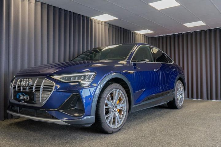 Blå Audi e-tron fra 2020