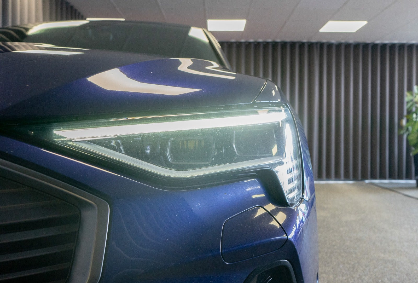 Blå Audi e-tron fra 2020