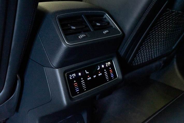 Blå Audi e-tron fra 2020