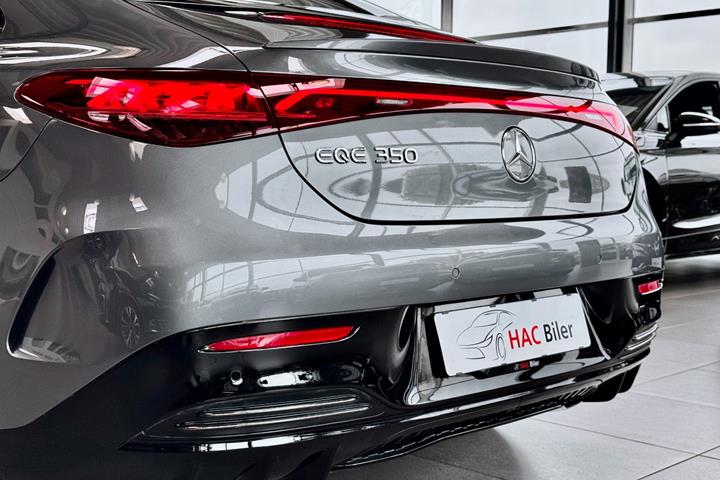 Grå Mercedes EQE350 fra 2024