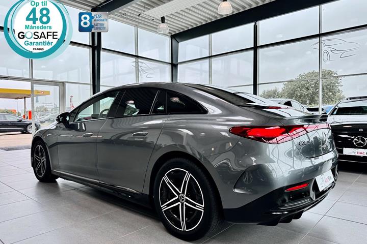 Grå Mercedes EQE350 fra 2024