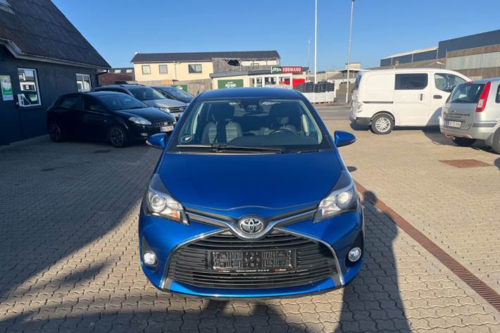 undefined Toyota Yaris fra 2015