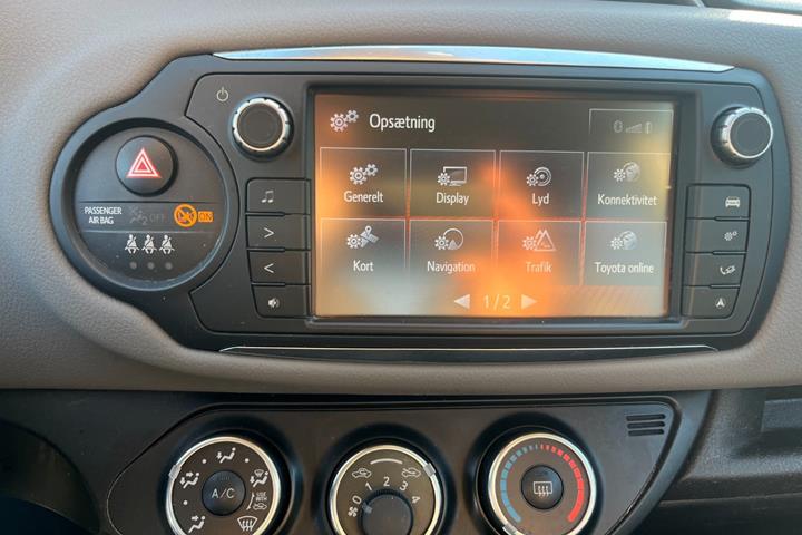 undefined Toyota Yaris fra 2015