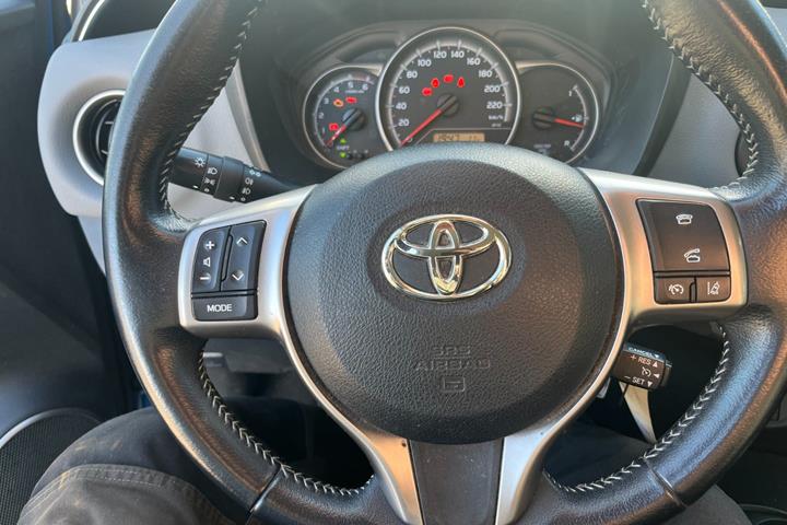 undefined Toyota Yaris fra 2015