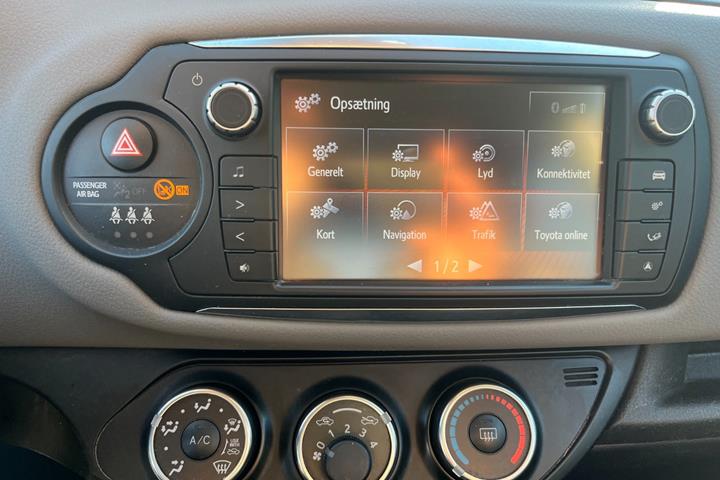 undefined Toyota Yaris fra 2015